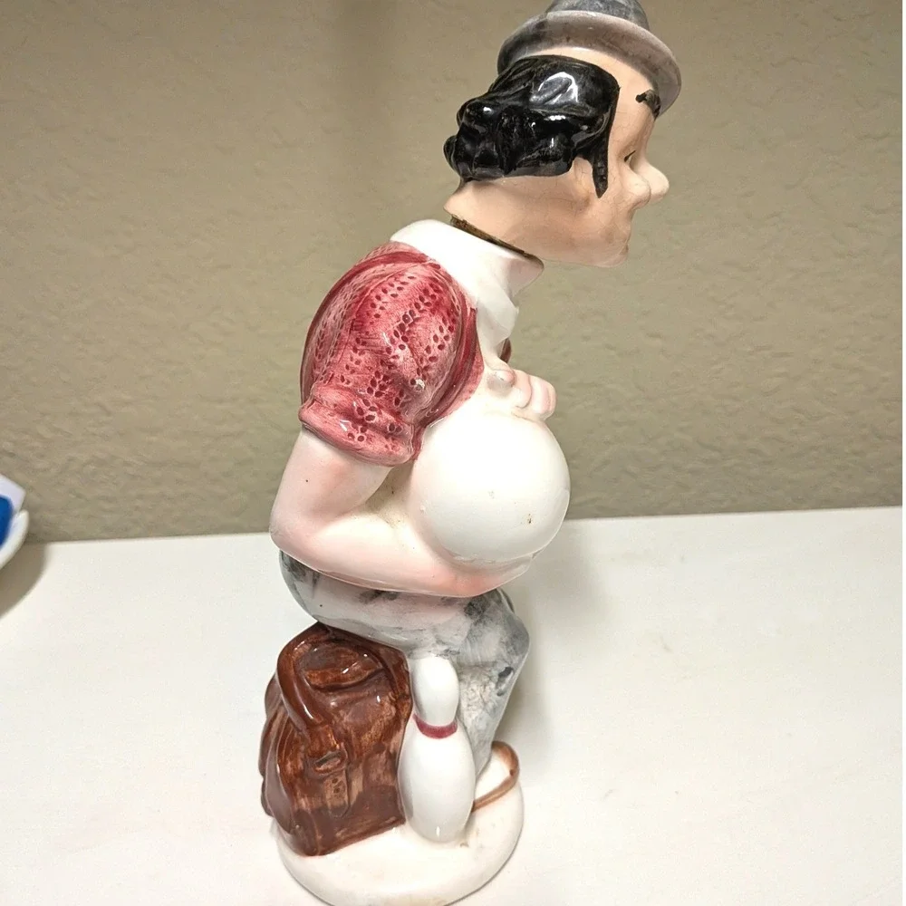 Vintage Ceramic Decanter Bowler Man Liquor Bottle Figural Bar Decor‎